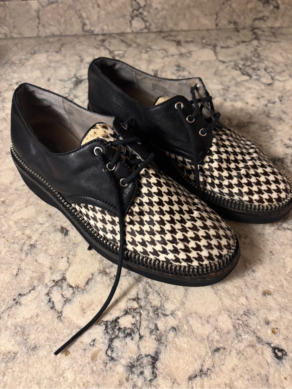 Women’s Michael kors Black and White Houndstooth Lace-Up Shoes size 7